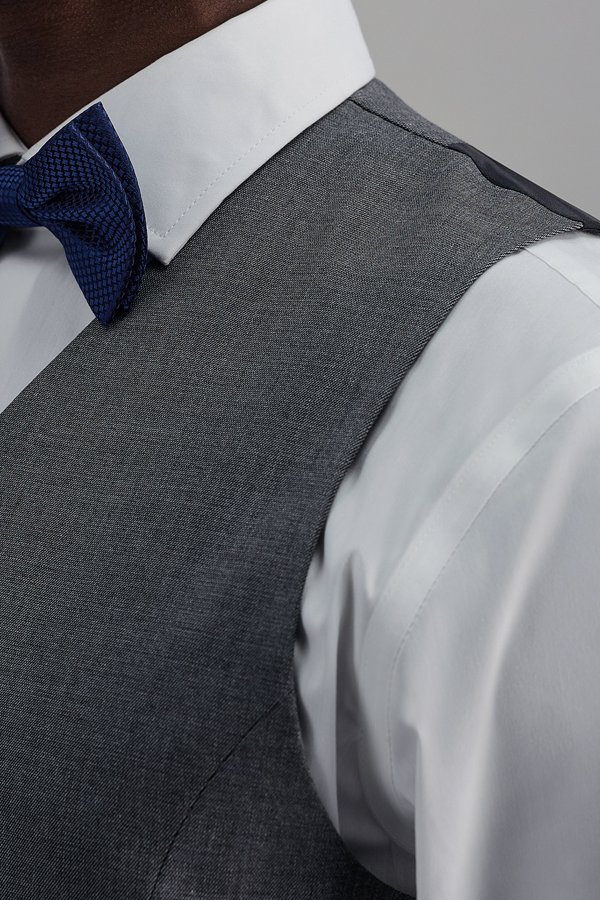 #color_med grey